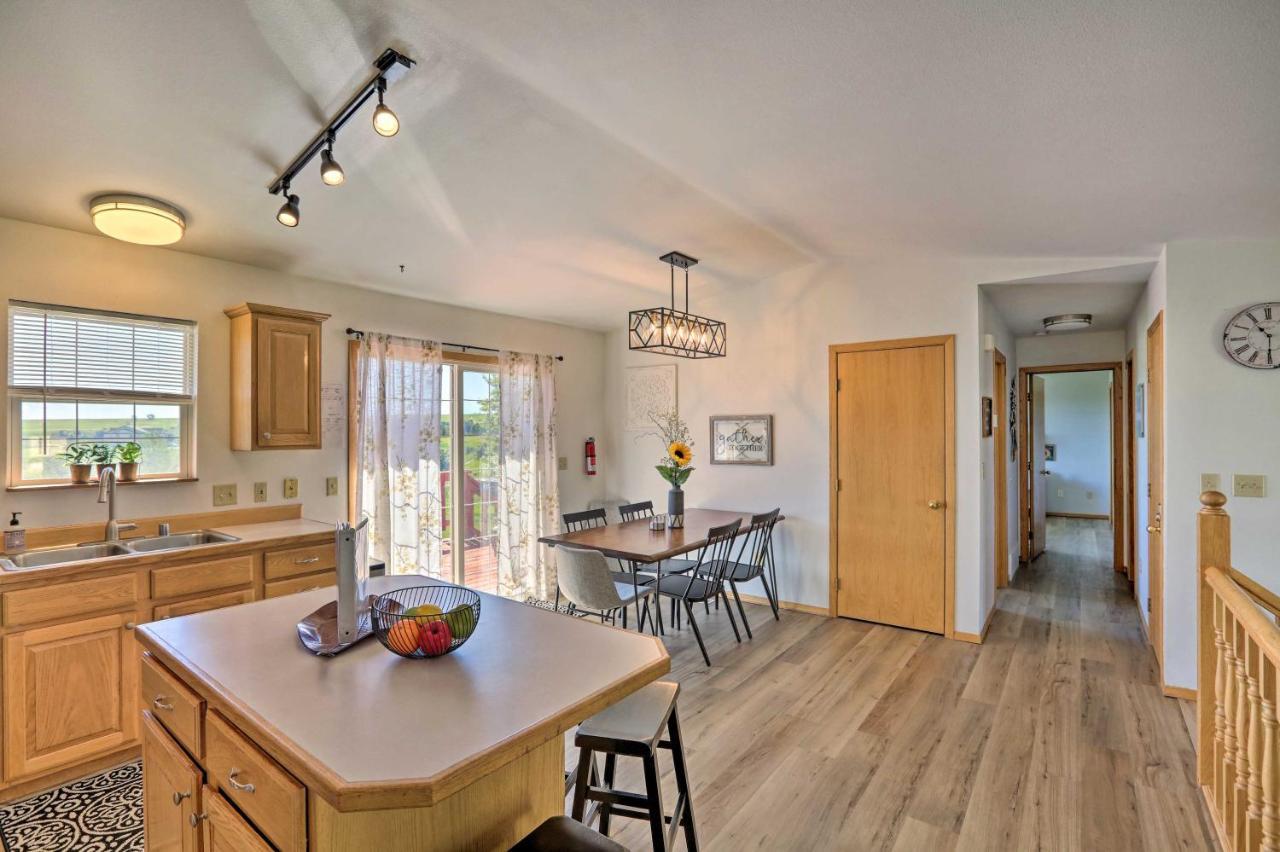 Red Lodge Townhome With Hot Tub And Mountain Views! Exterior photo